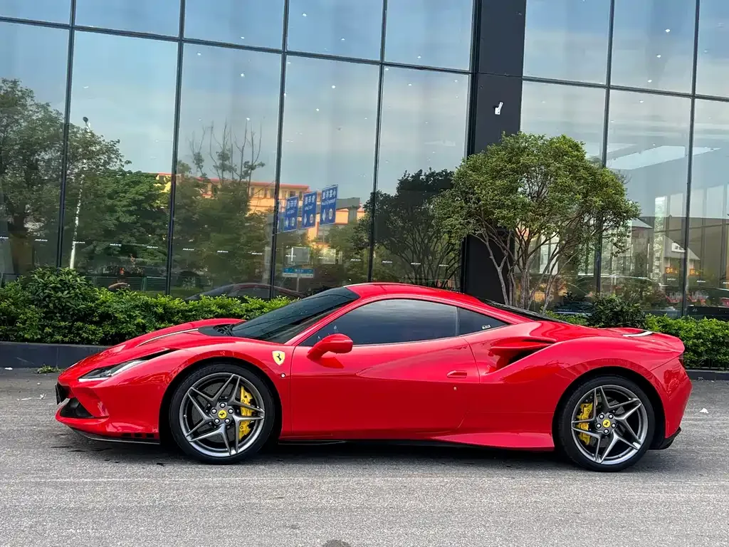 Ferrari F8 — фото 8
