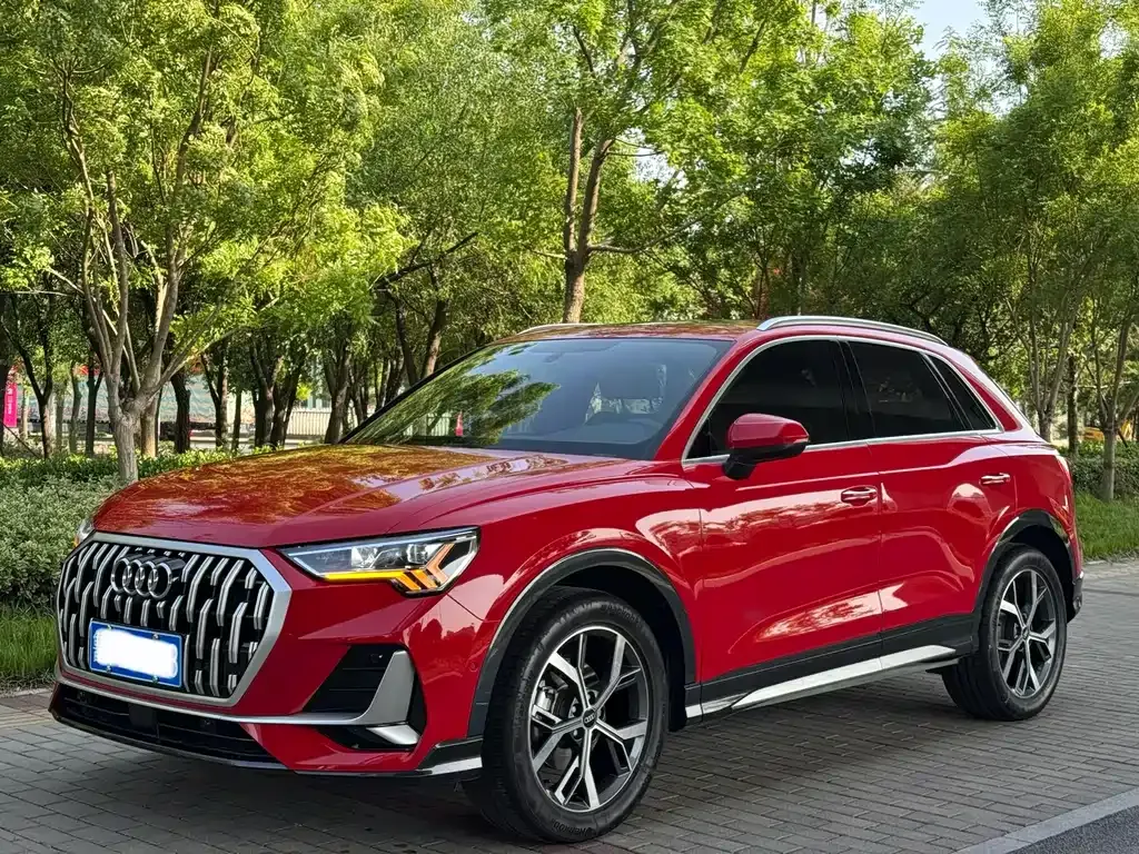 Audi Q3 — фото 1
