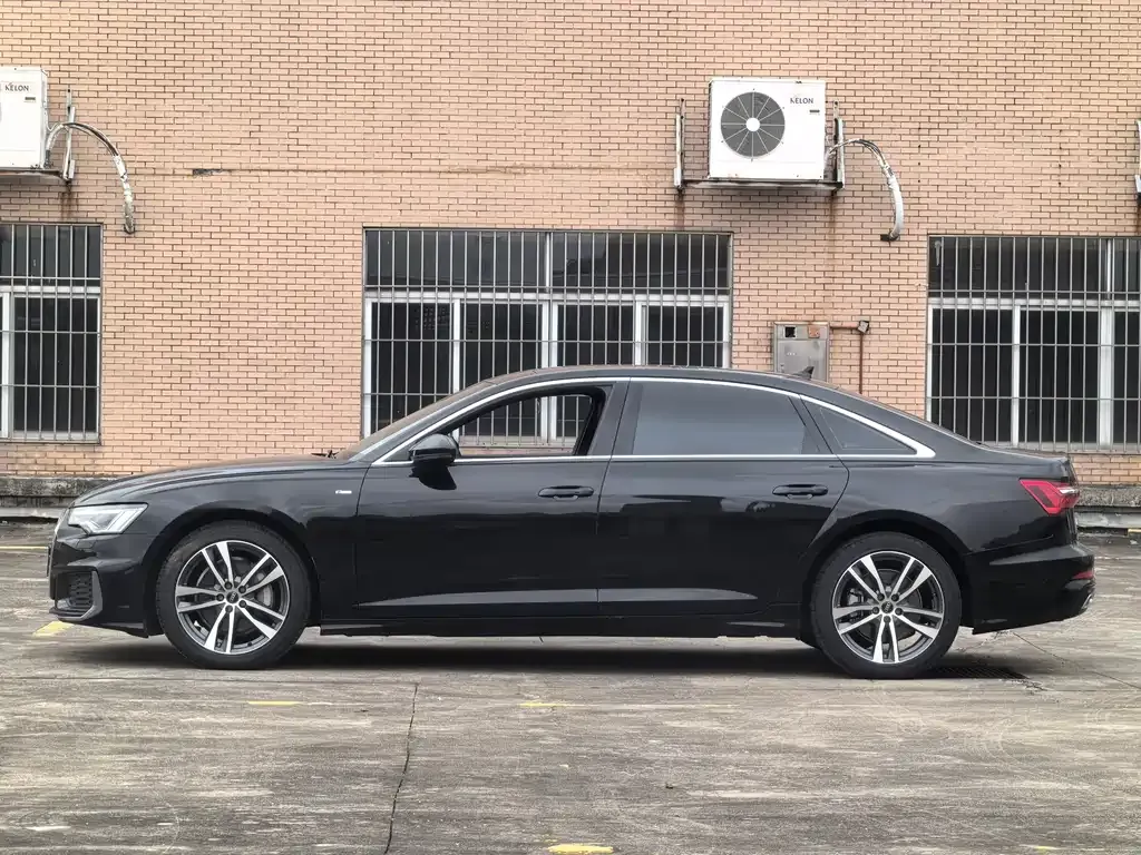 Audi A6L 2022 из CN, фото 10