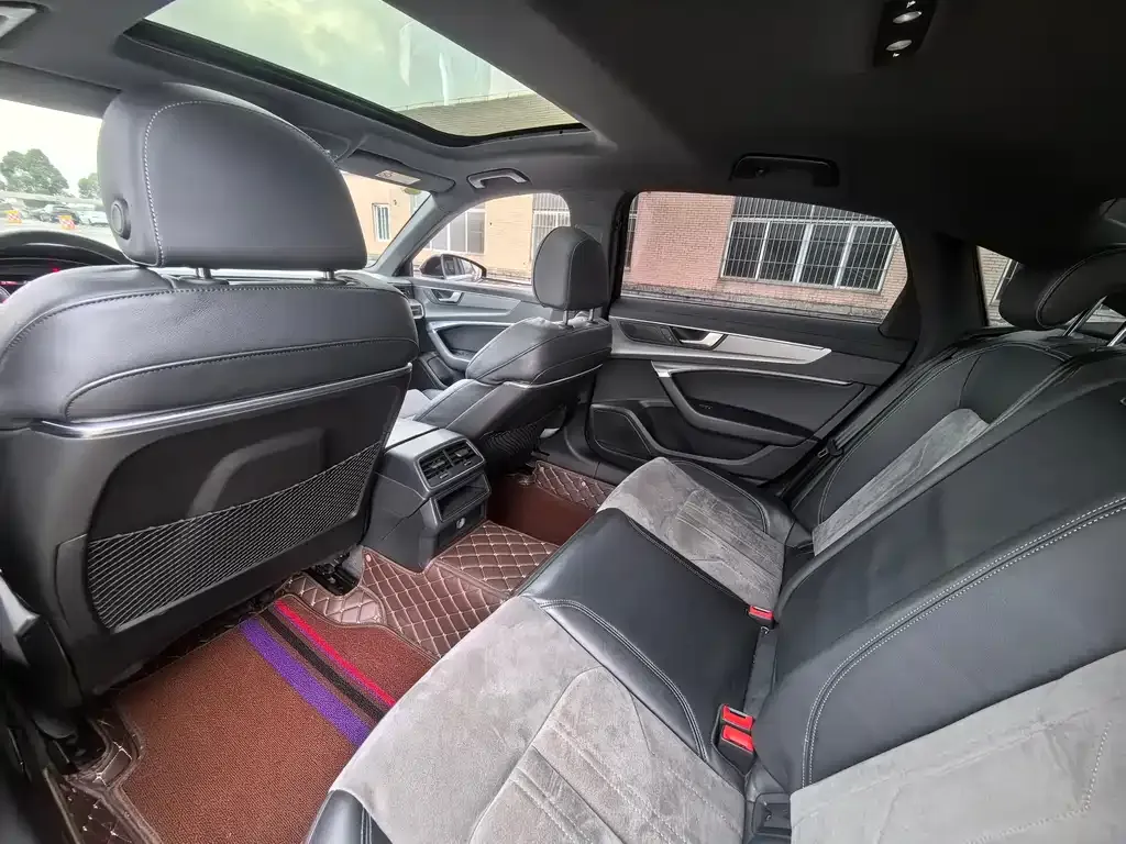 Audi A6L 2022 из CN, фото 9