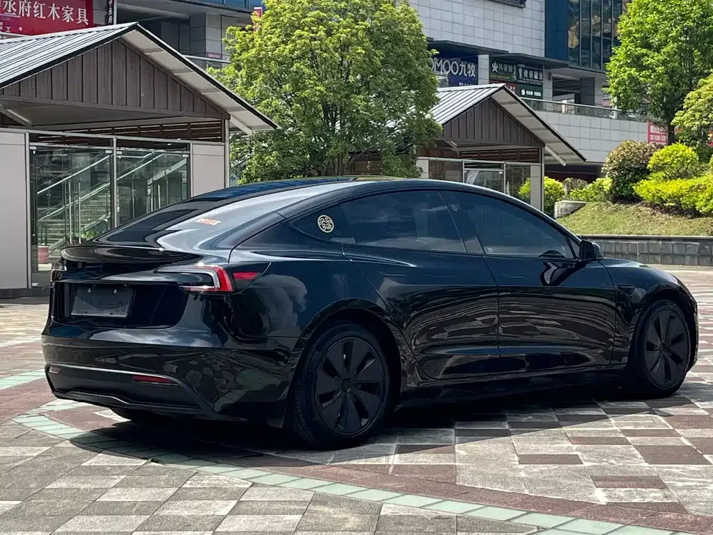 Tesla Model 3 — фото 5