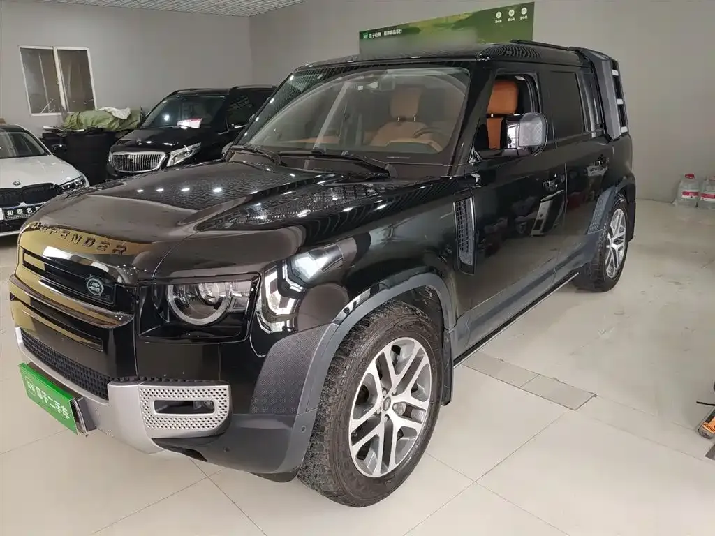 Land Rover Defender — фото 1
