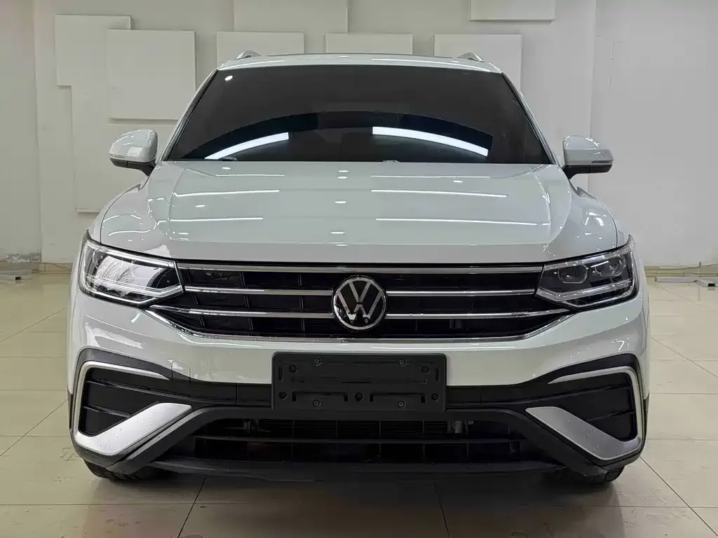 Volkswagen Tiguan L 2022 из CN, фото 4