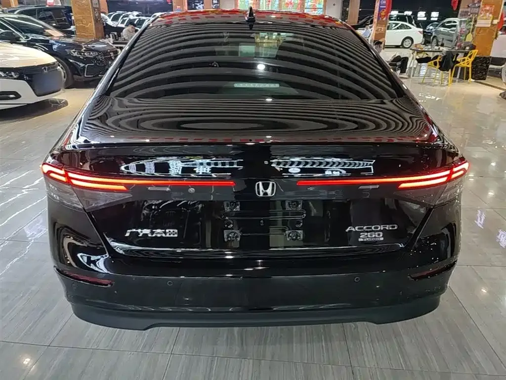 Honda Accord — фото 8