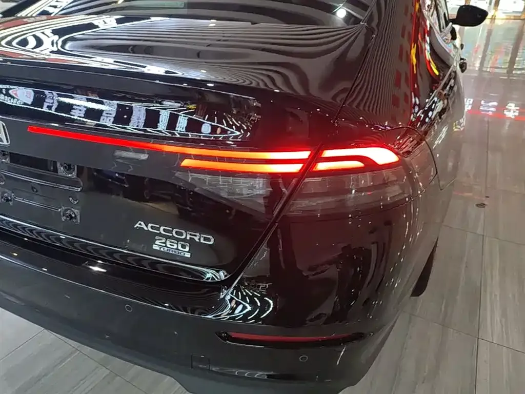 Honda Accord — фото 6