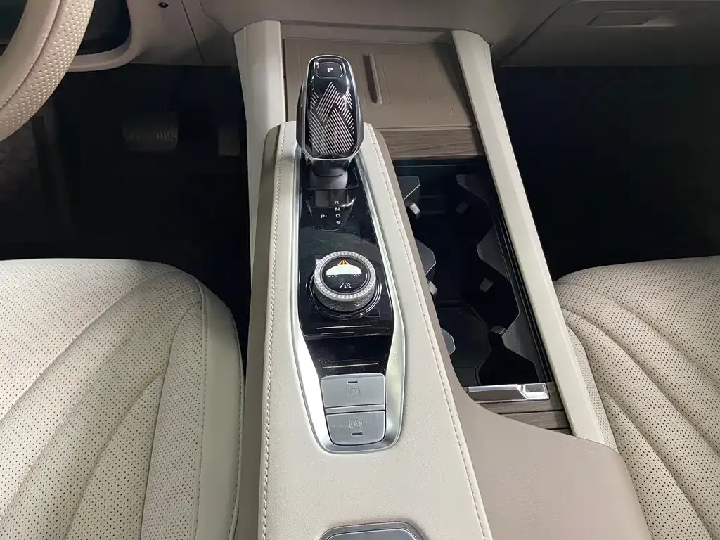Roewe RX9 2024 из CN, фото 6