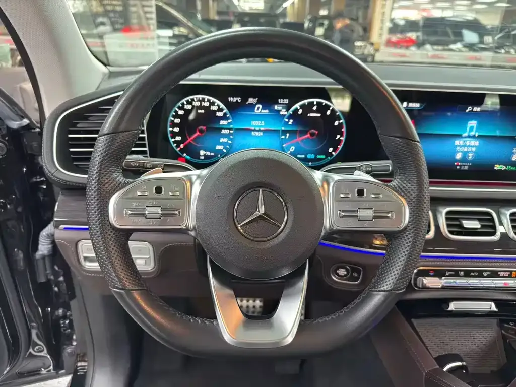 Mercedes-Benz GLS — фото 3