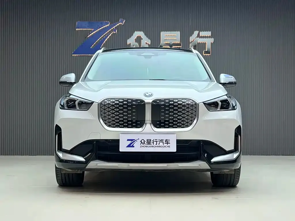 BMW iX1 2024 из CN, фото 9