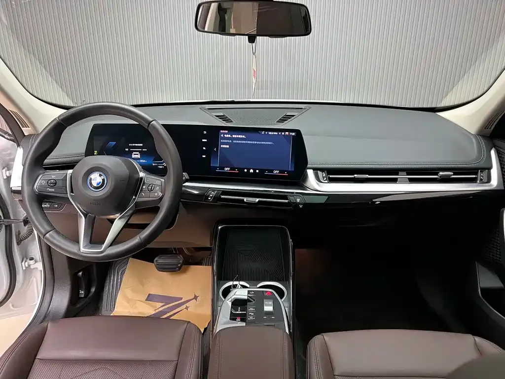 BMW iX1 2024 из CN, фото 5