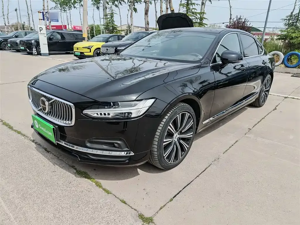 Volvo S90 — фото 1