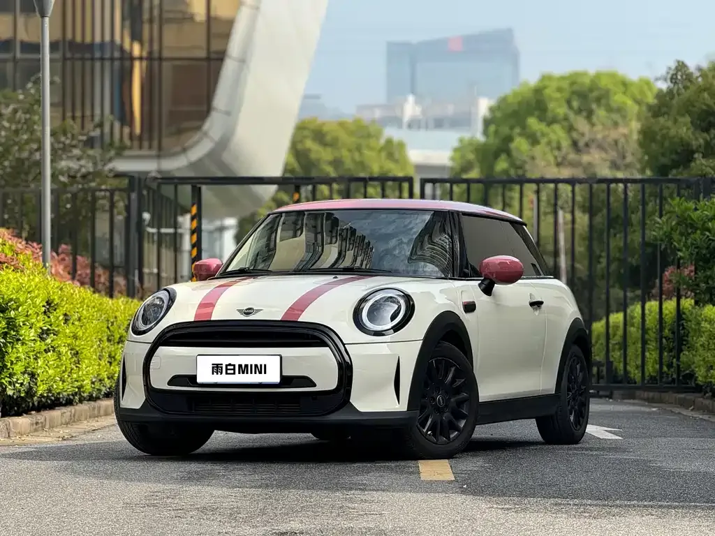 MINI Cooper (3-door) — фото 1