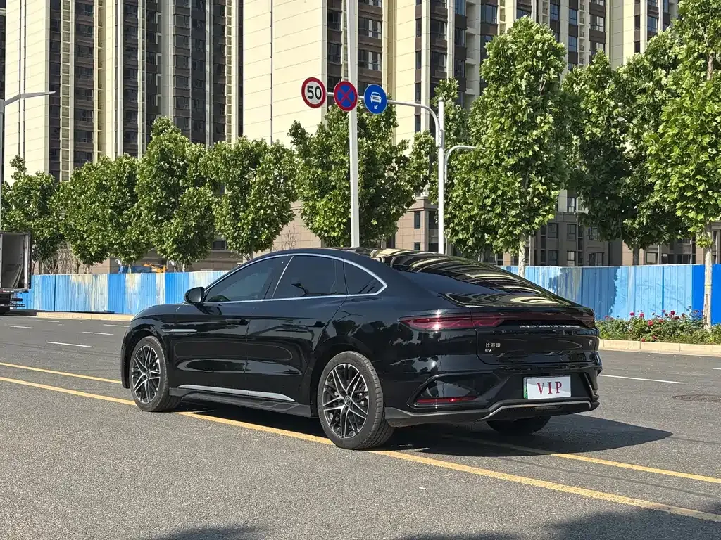 BYD Han — фото 10