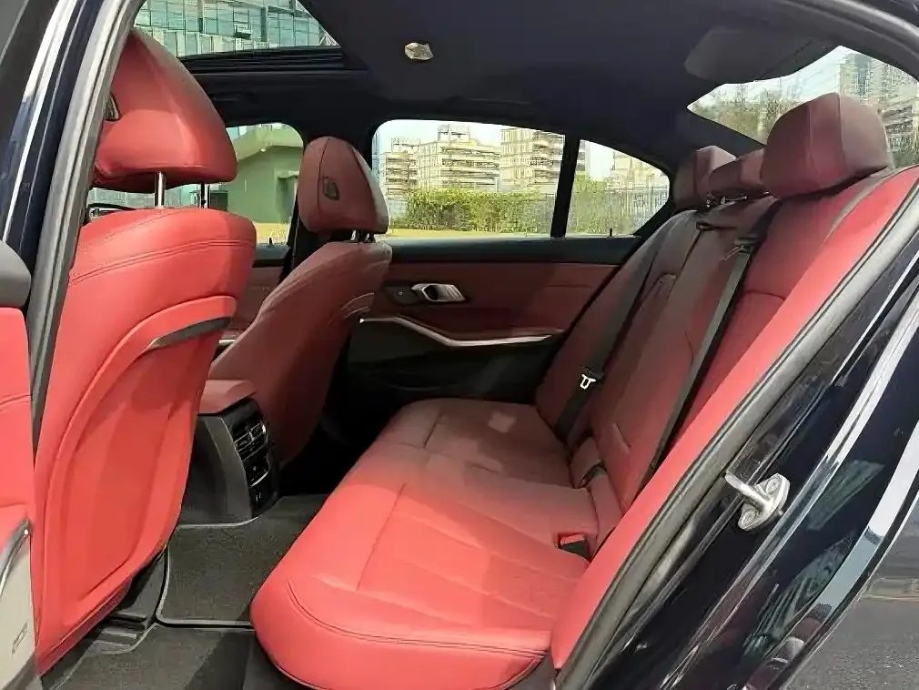 BMW 3 Series 2023 из CN, фото 2