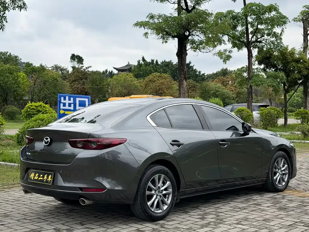 Mazda 3 Axela — фото 9