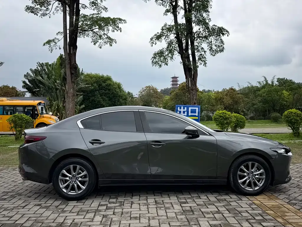 Mazda 3 Axela — фото 2