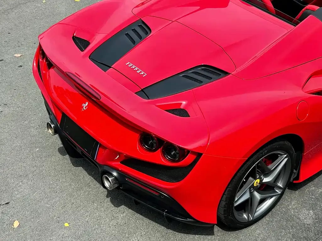 Ferrari F8 — фото 6