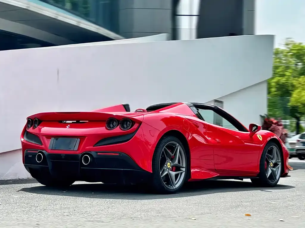 Ferrari F8 — фото 8