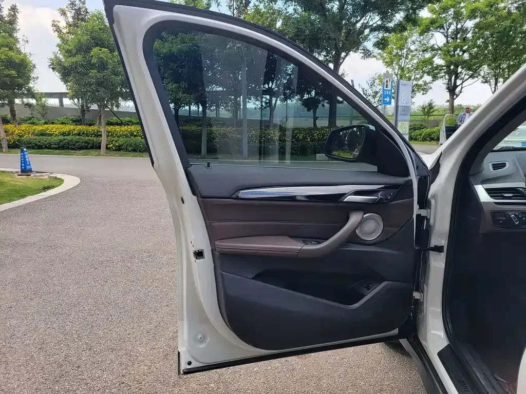 BMW X1 2021 из CN, фото 9