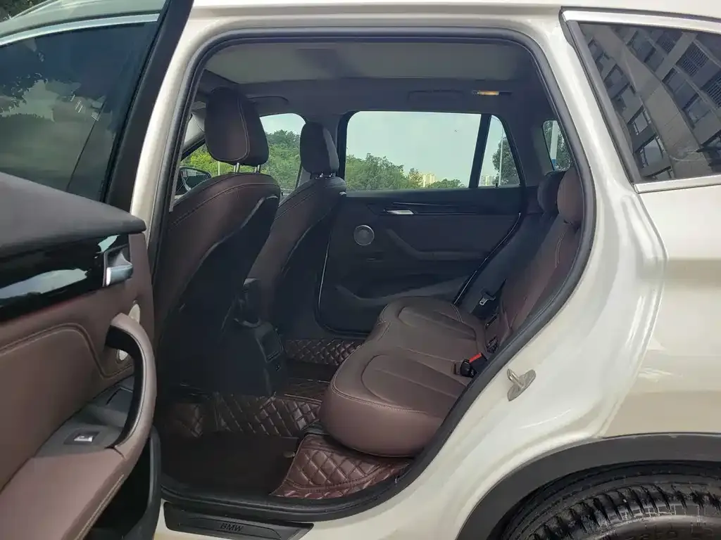 BMW X1 2021 из CN, фото 6