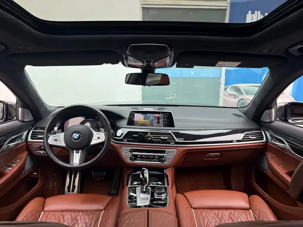 BMW 7 Series 2021 из CN, фото 7