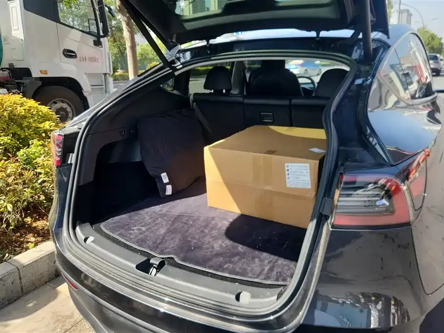 Tesla Model Y — фото 7
