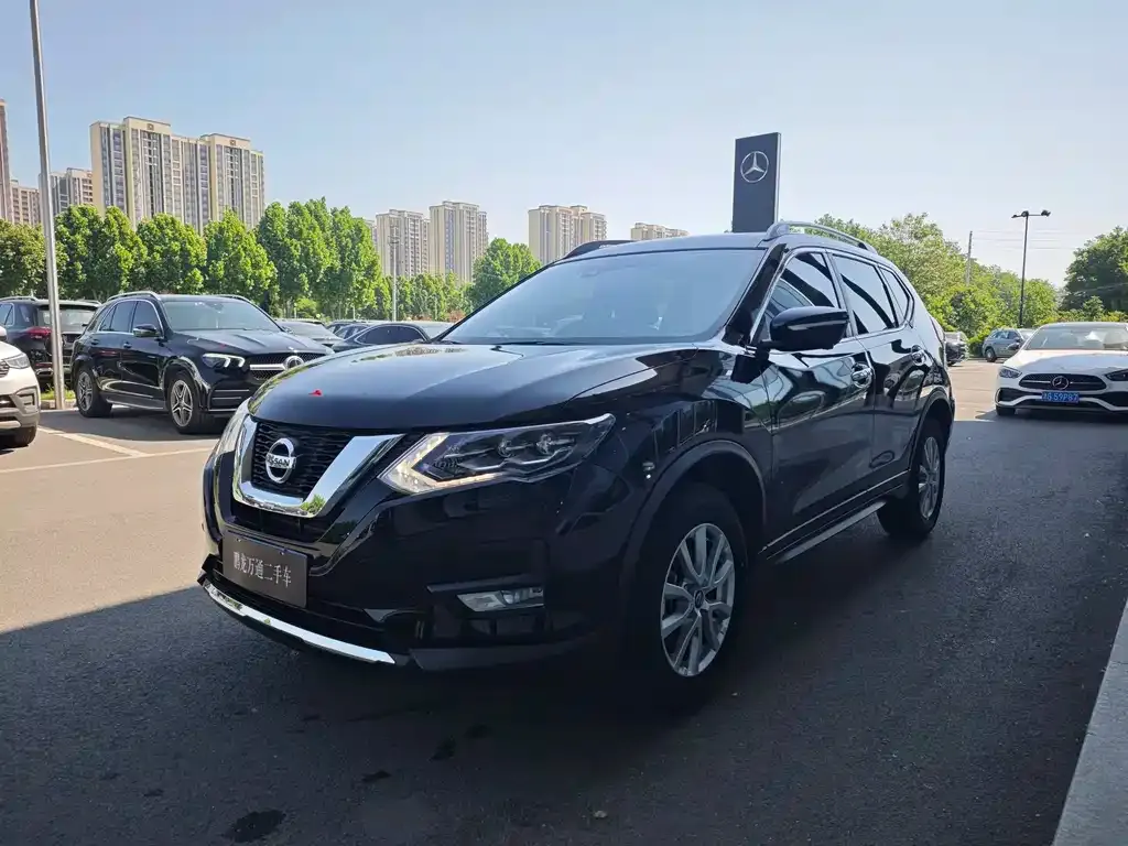 Nissan X-Trail — фото 1