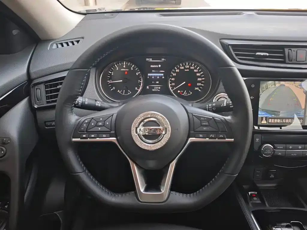 Nissan X-Trail — фото 2