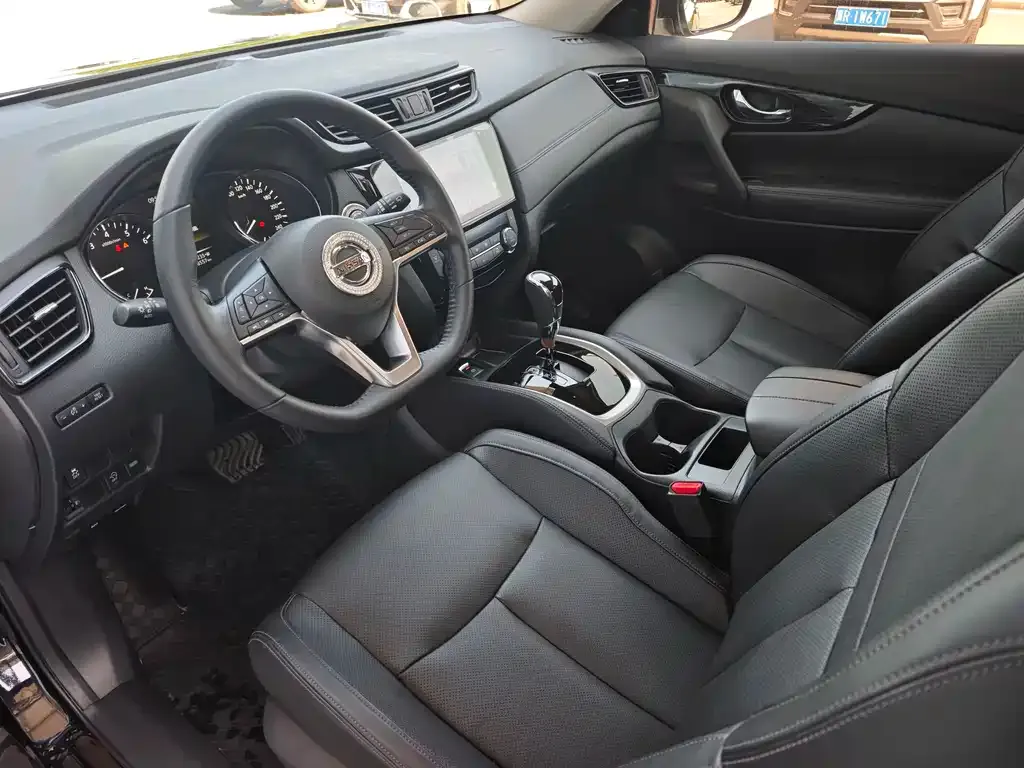 Nissan X-Trail — фото 10