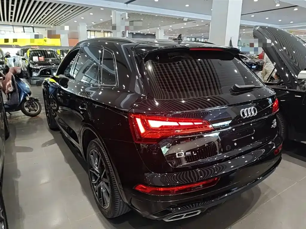Audi Q5L — фото 5