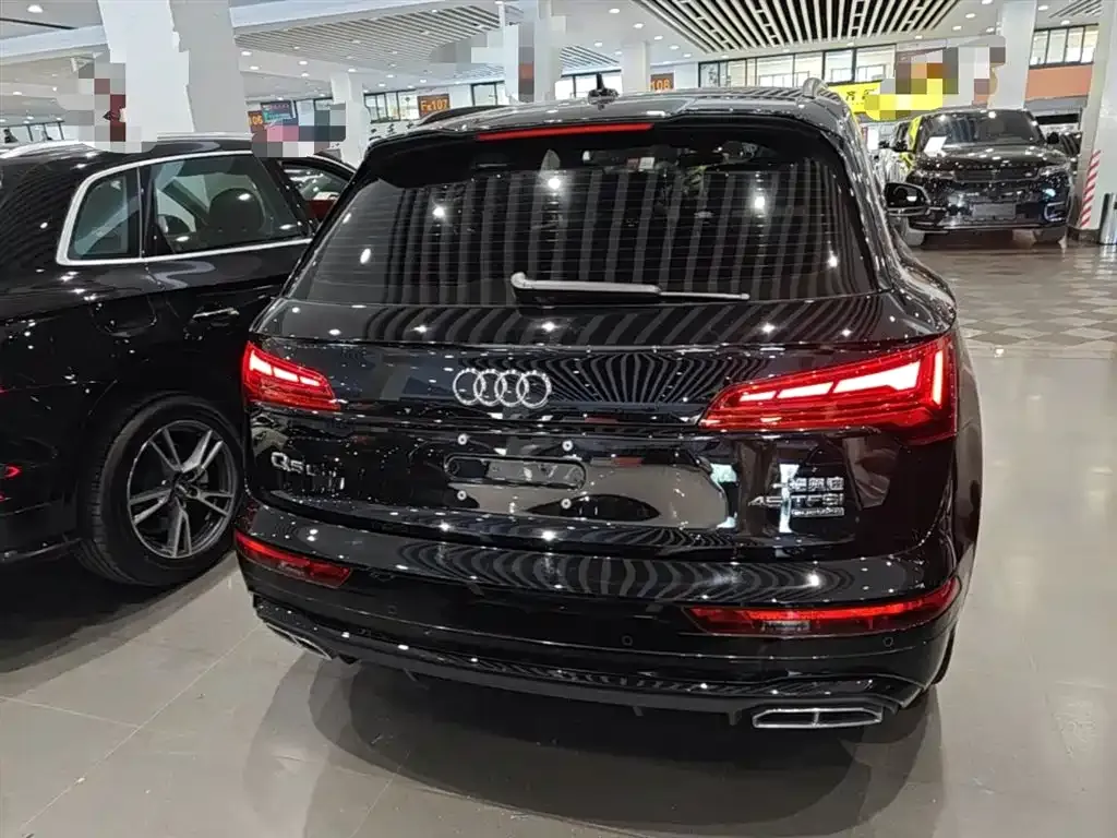 Audi Q5L — фото 3