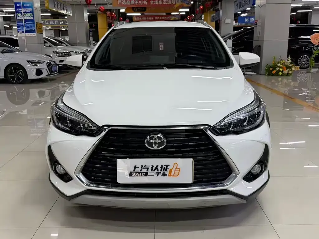 Toyota Yaris L — фото 2