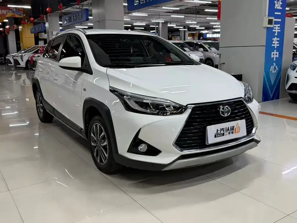 Toyota Yaris L — фото 8