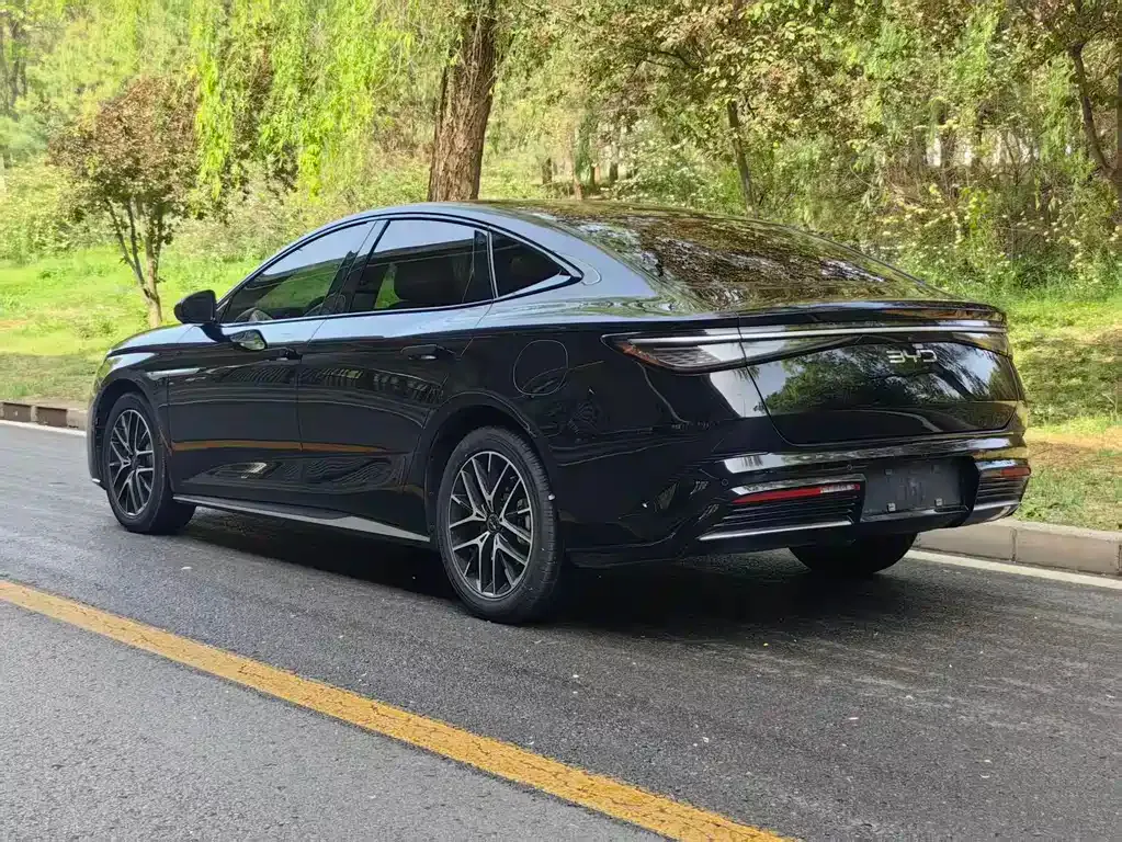 BYD Seal — фото 8