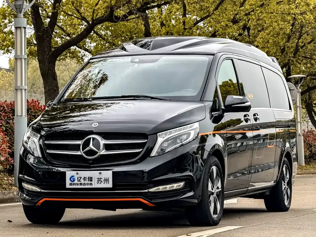 Mercedes-Benz V-Class — фото 1