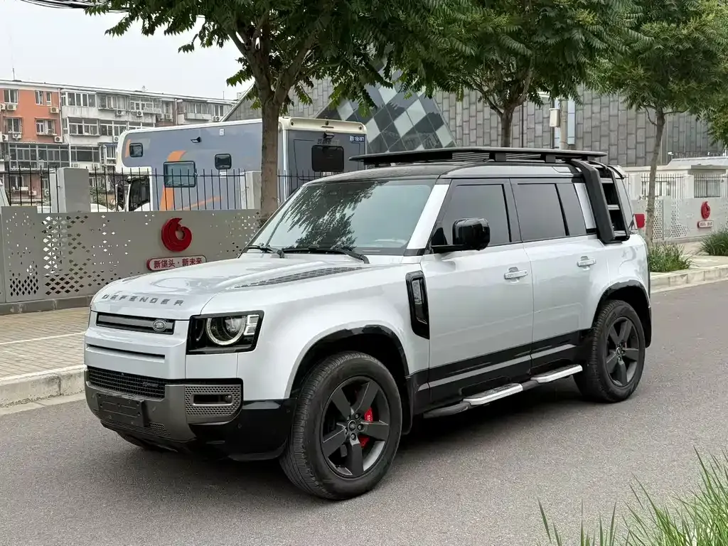 Land Rover Defender — фото 1