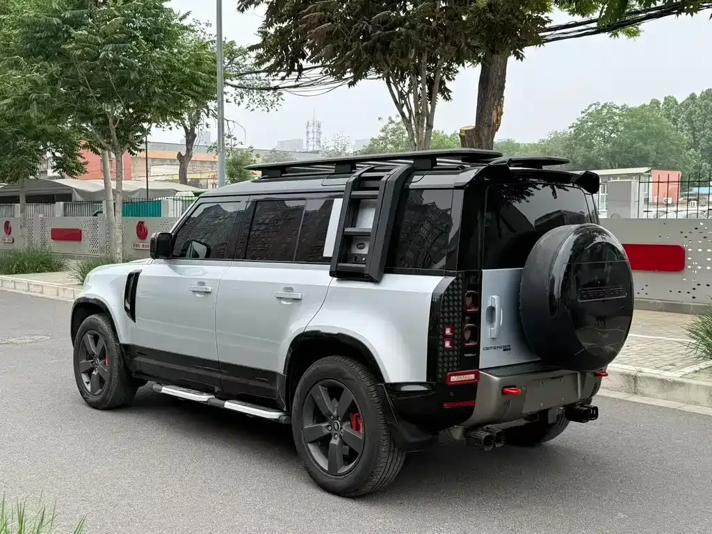 Land Rover Defender — фото 6
