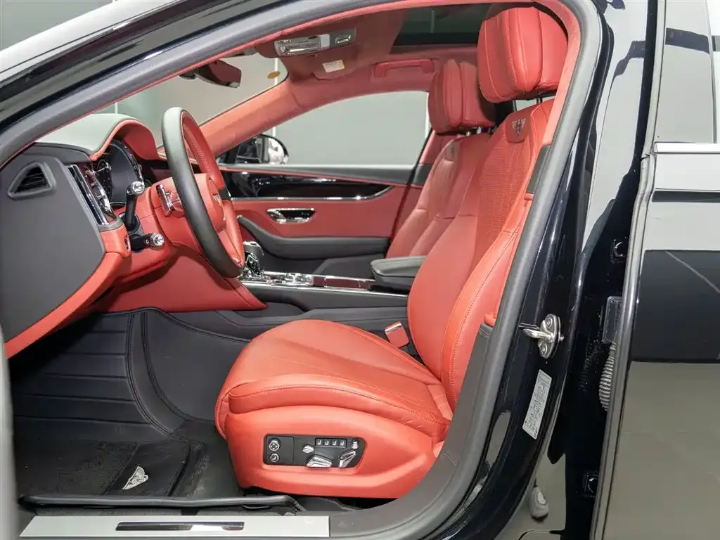 Bentley Flying Spur — фото 7