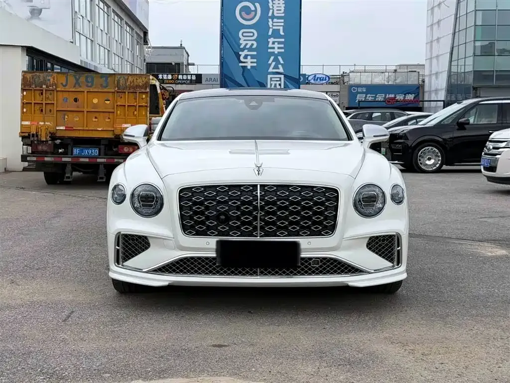 Bentley Flying Spur PHEV 2025 из CN, фото 9