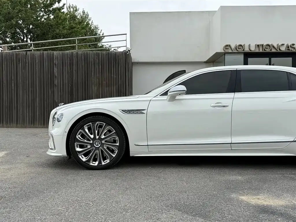 Bentley Flying Spur PHEV 2025 из CN, фото 10