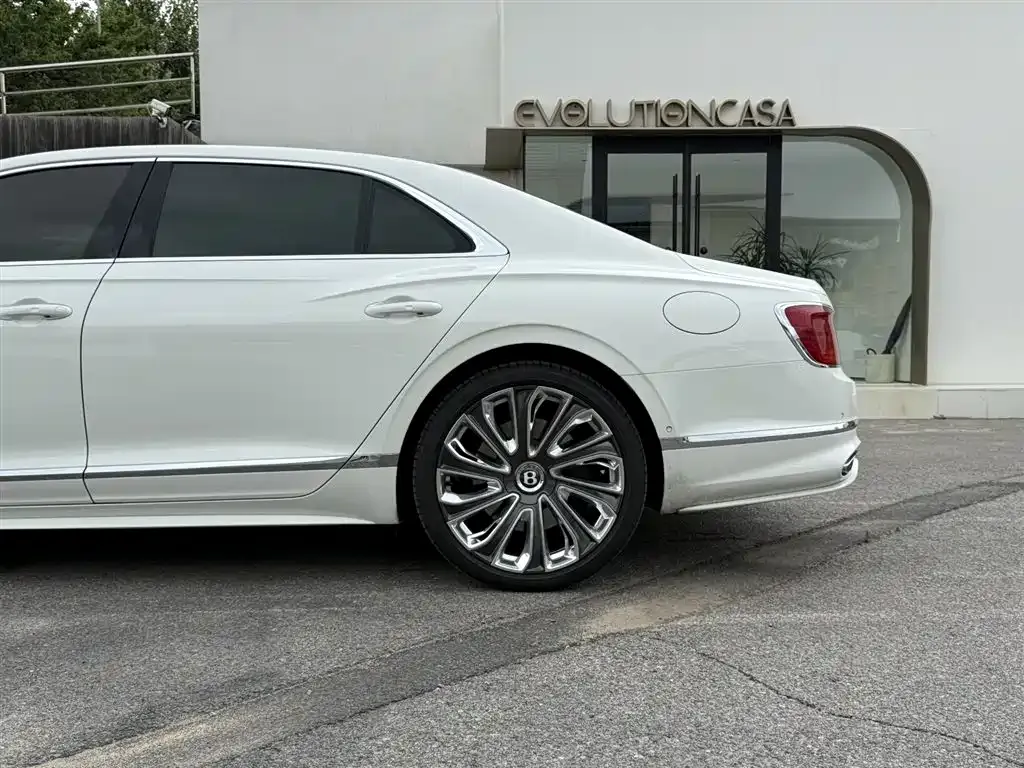 Bentley Flying Spur PHEV 2025 из CN, фото 6