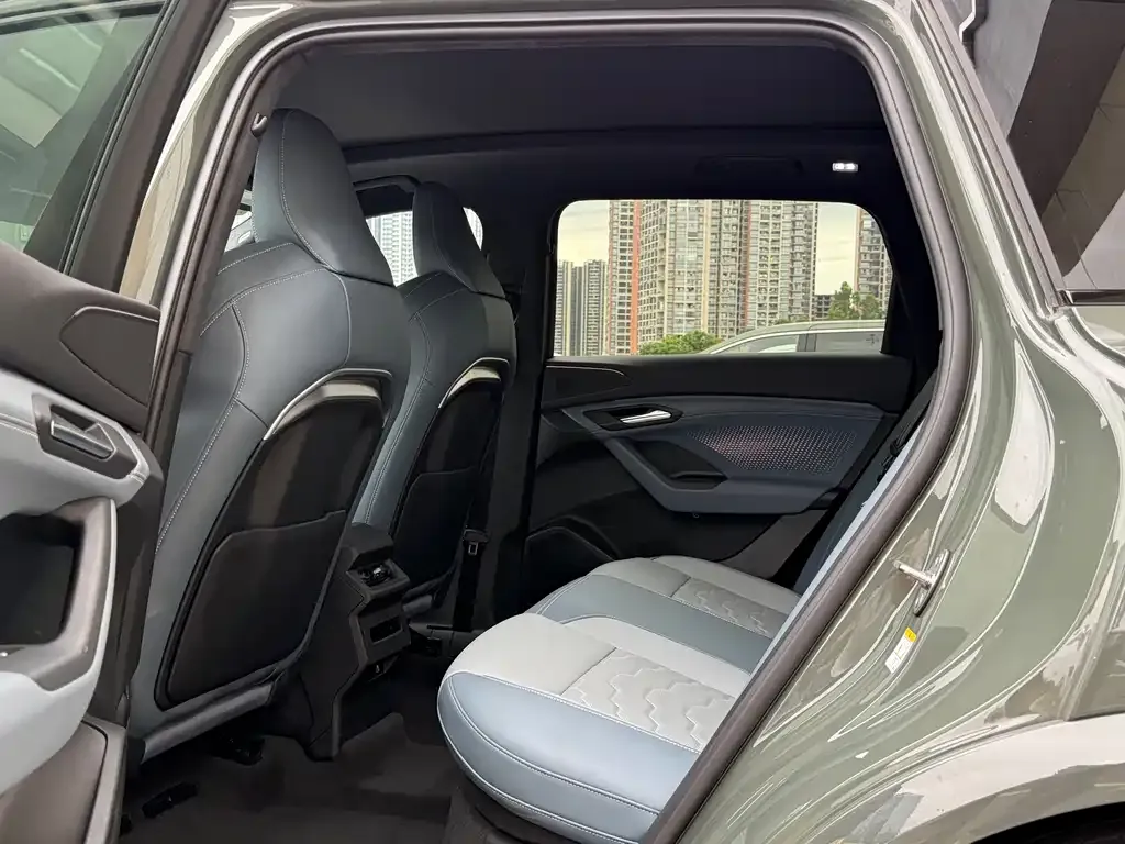 Audi Q6L e-tron — фото 10