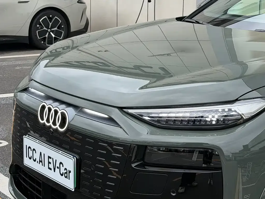 Audi Q6L e-tron — фото 3
