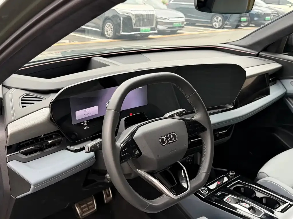 Audi Q6L e-tron — фото 7