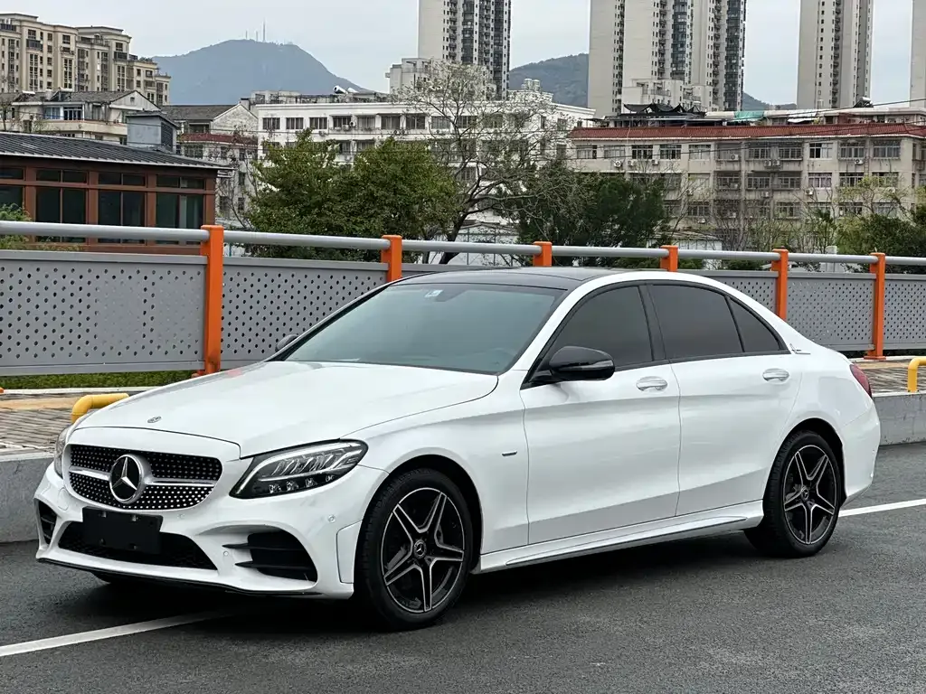 Mercedes-Benz C-Class — фото 1