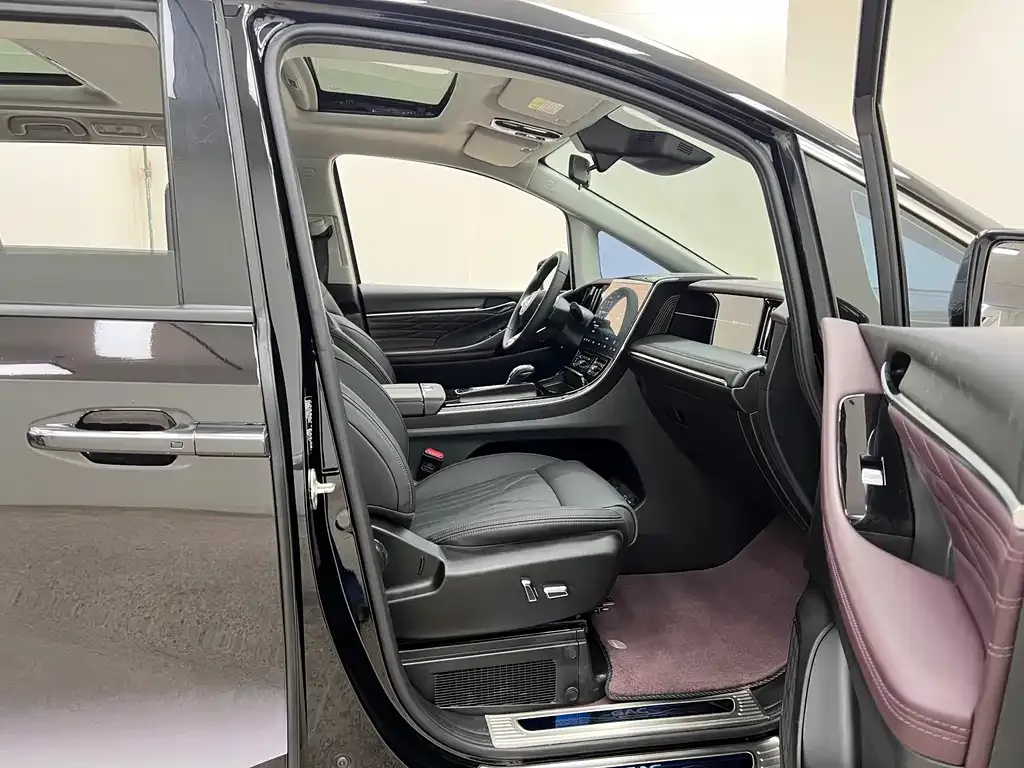 GAC Motor Trumpchi M8 — фото 9