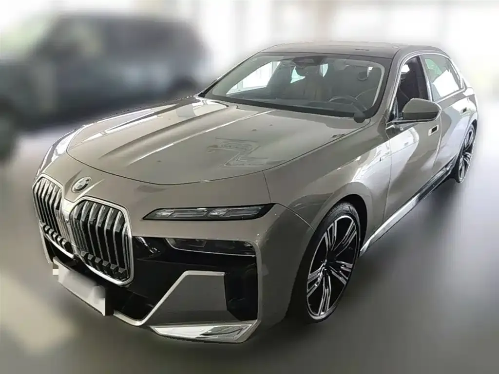 BMW 7 Series — фото 1