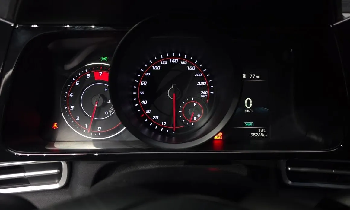 Hyundai AVANTE 2023 из KR, фото 3