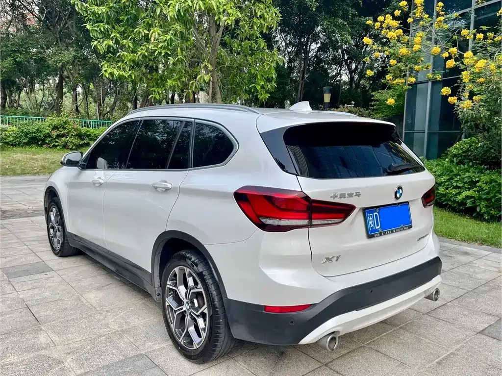 BMW X1 — фото 10