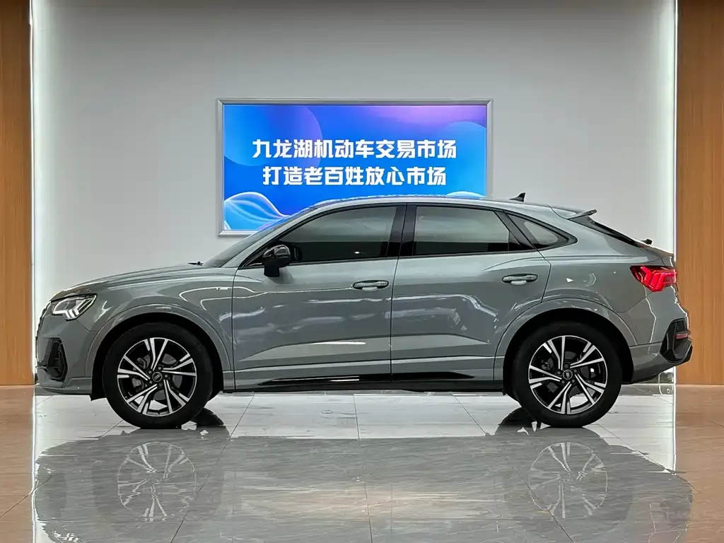 Audi Q3 Sportback — фото 10