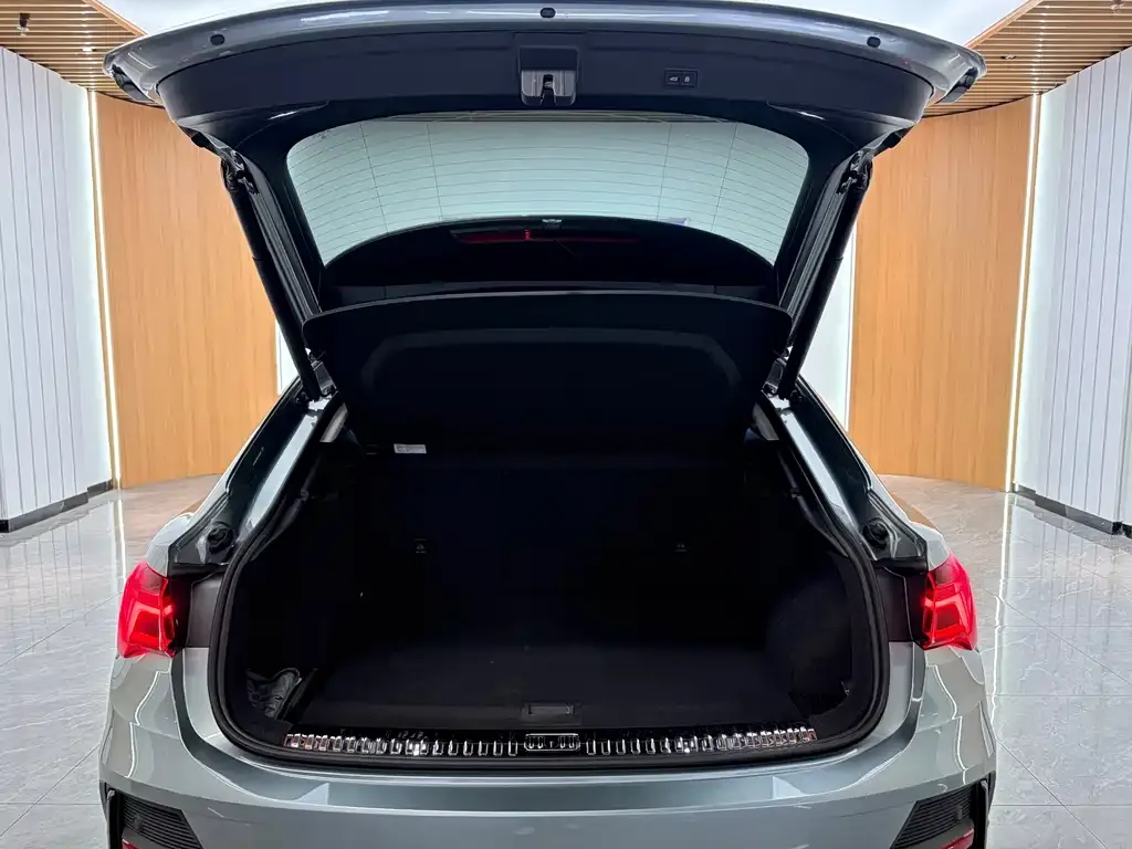 Audi Q3 Sportback — фото 7